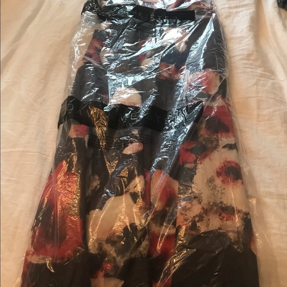 Stunning NWT David Meister Evening Gown - Picture 16 of 16